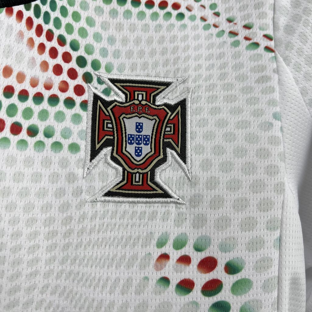 Kit Infantil Portugal 2025 Fora