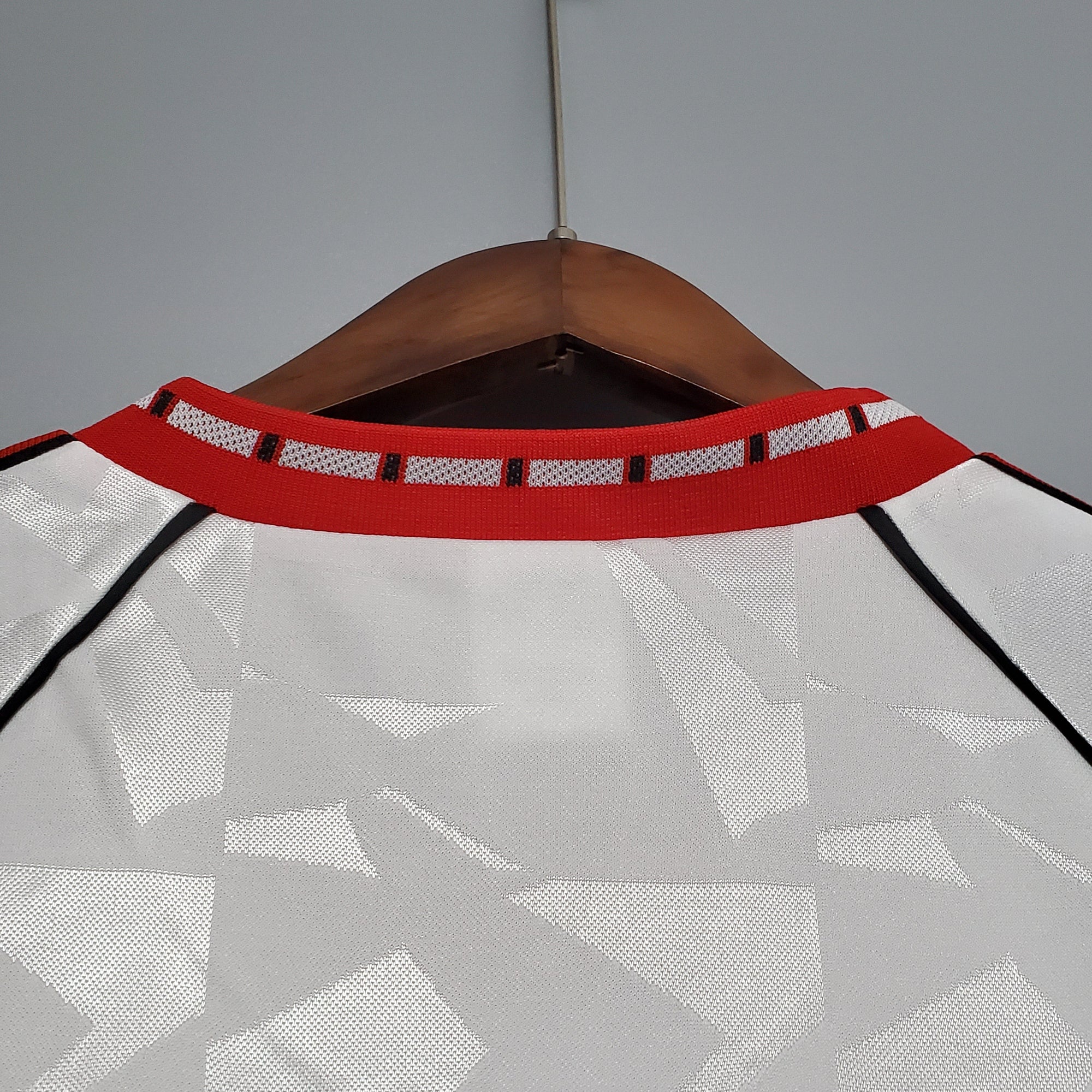 Camiseta Manchester United Reserva 1991 - Versión (Retro)