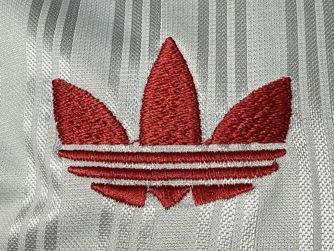 Camiseta Oasis Live '25 White n' Red - (Jugador)