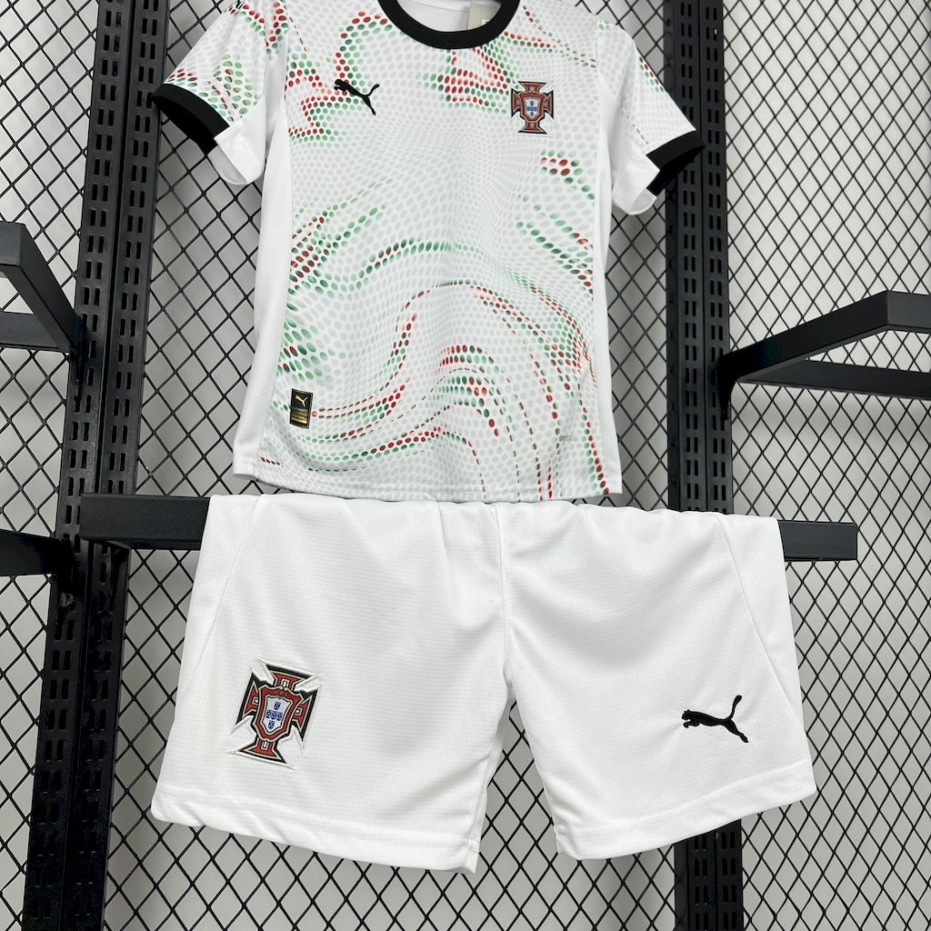 Kit Infantil Portugal 2025 Fora