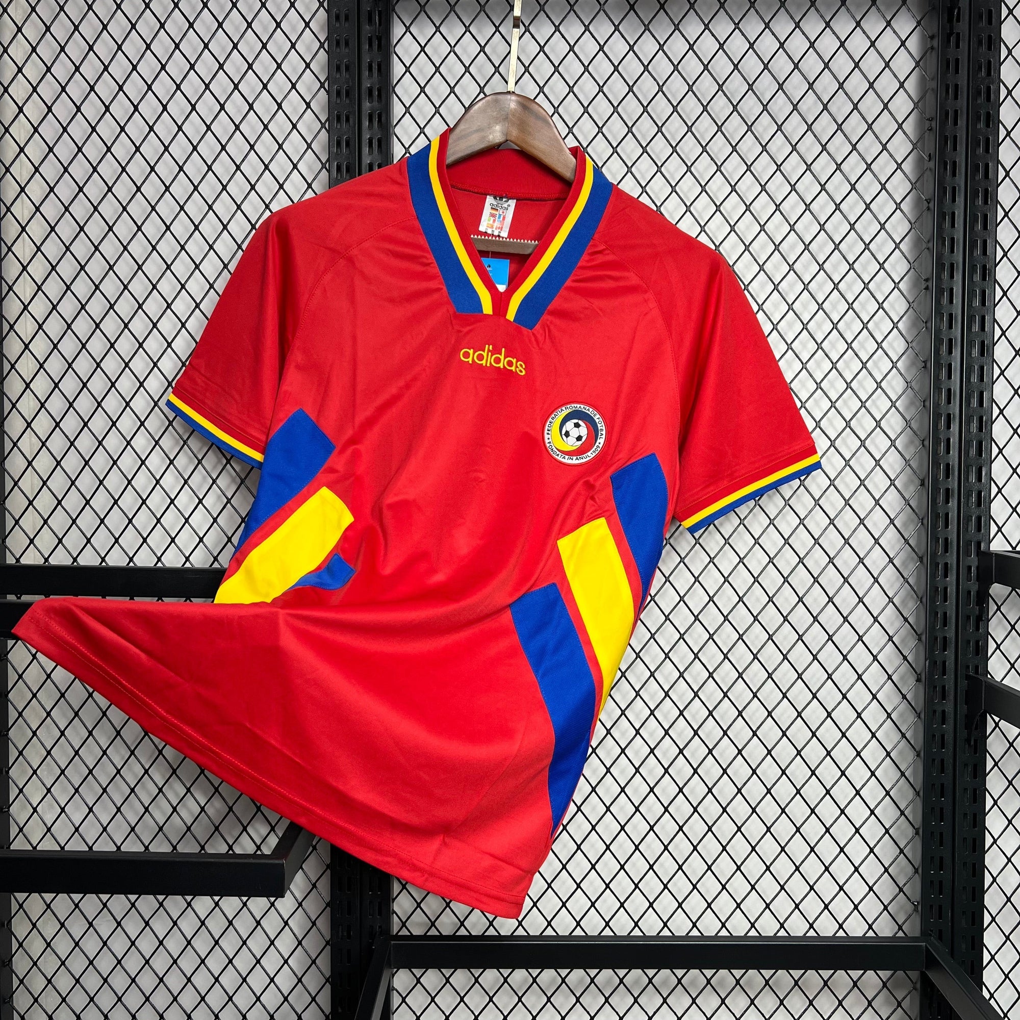 Camiseta Romênia Fora 1994 - Versión (Retro)