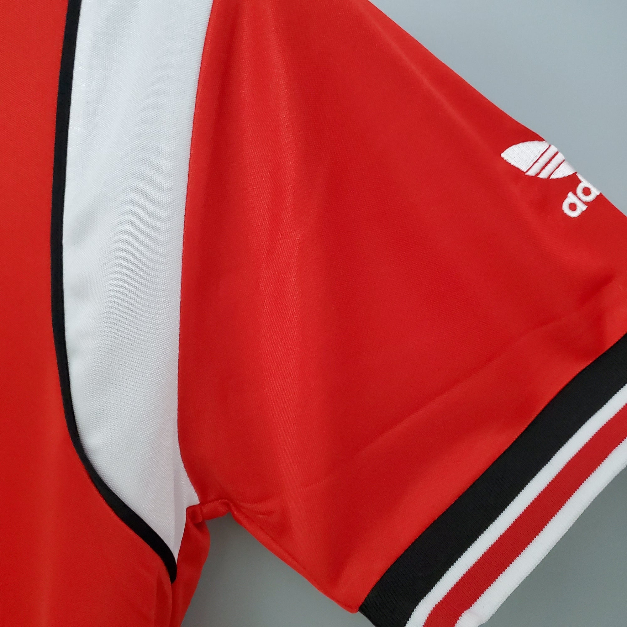 Camiseta Manchester United Titular 85/86 - Versión (Retro)