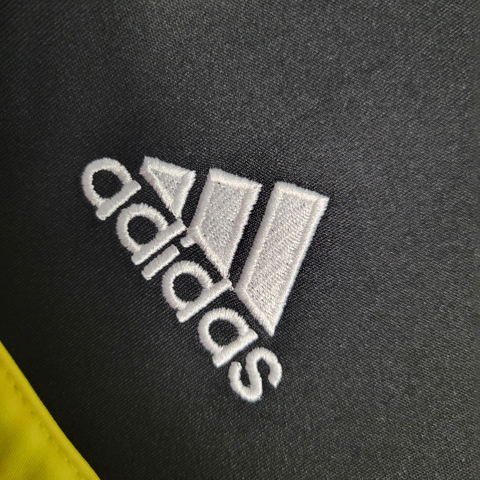 Camiseta Real Madrid 11/12 Portero Fora - (Retro)