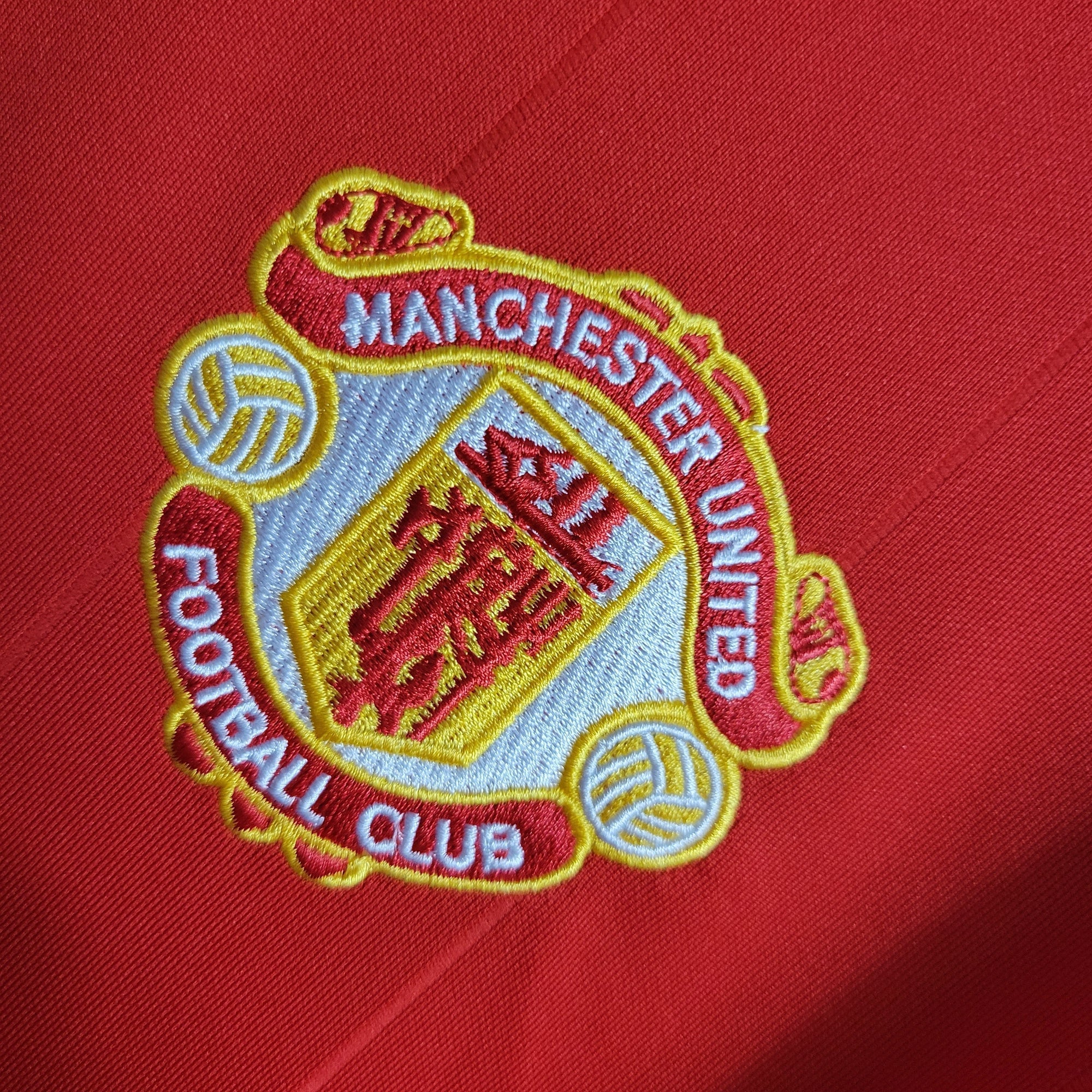 Camiseta Manchester United Titular 1984 - Versión (Retro)