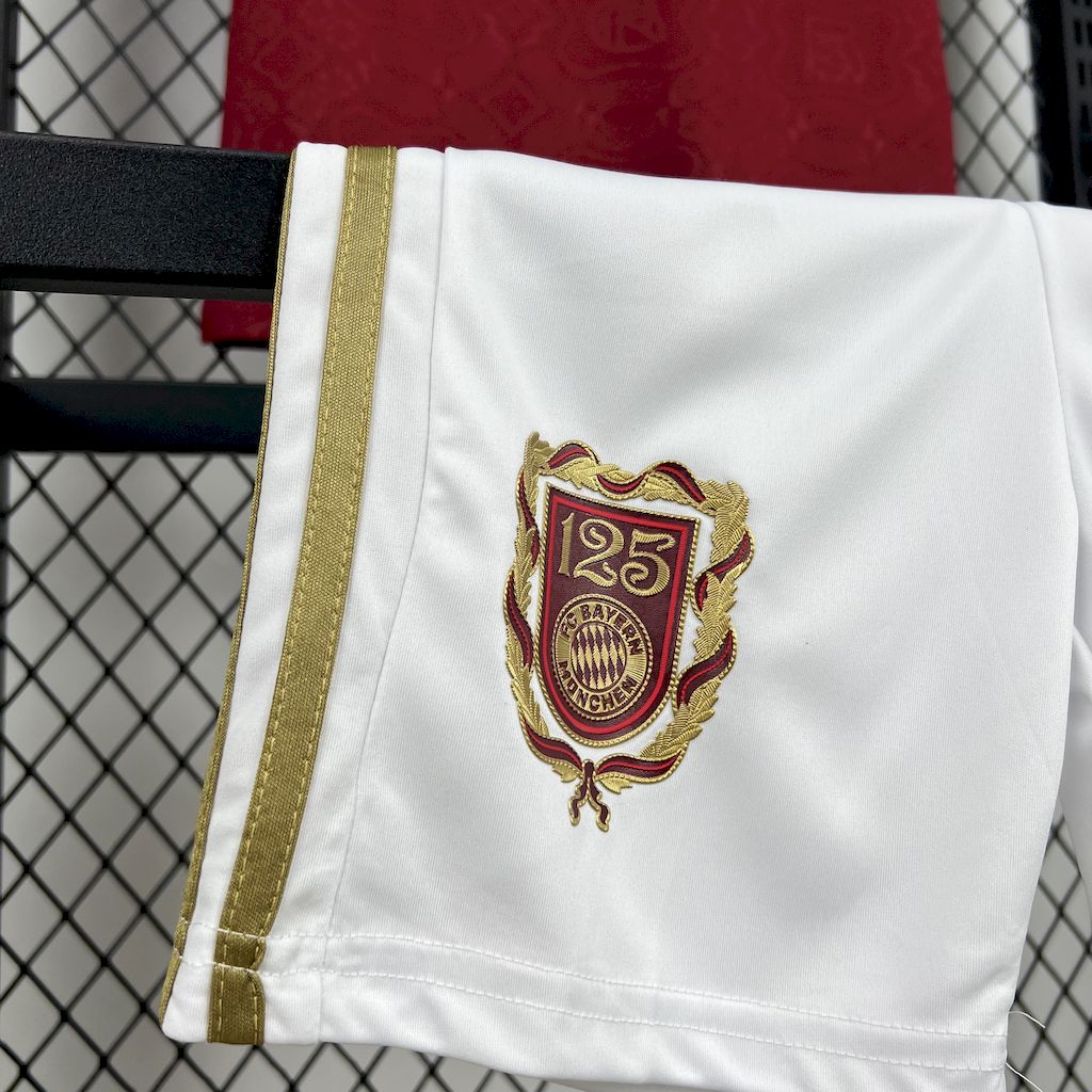 Kit Infantil Bayern de Munique 24/25 Cumpleaños 125 Años