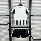 Kit Infantil Newcastle 25/26 Casa