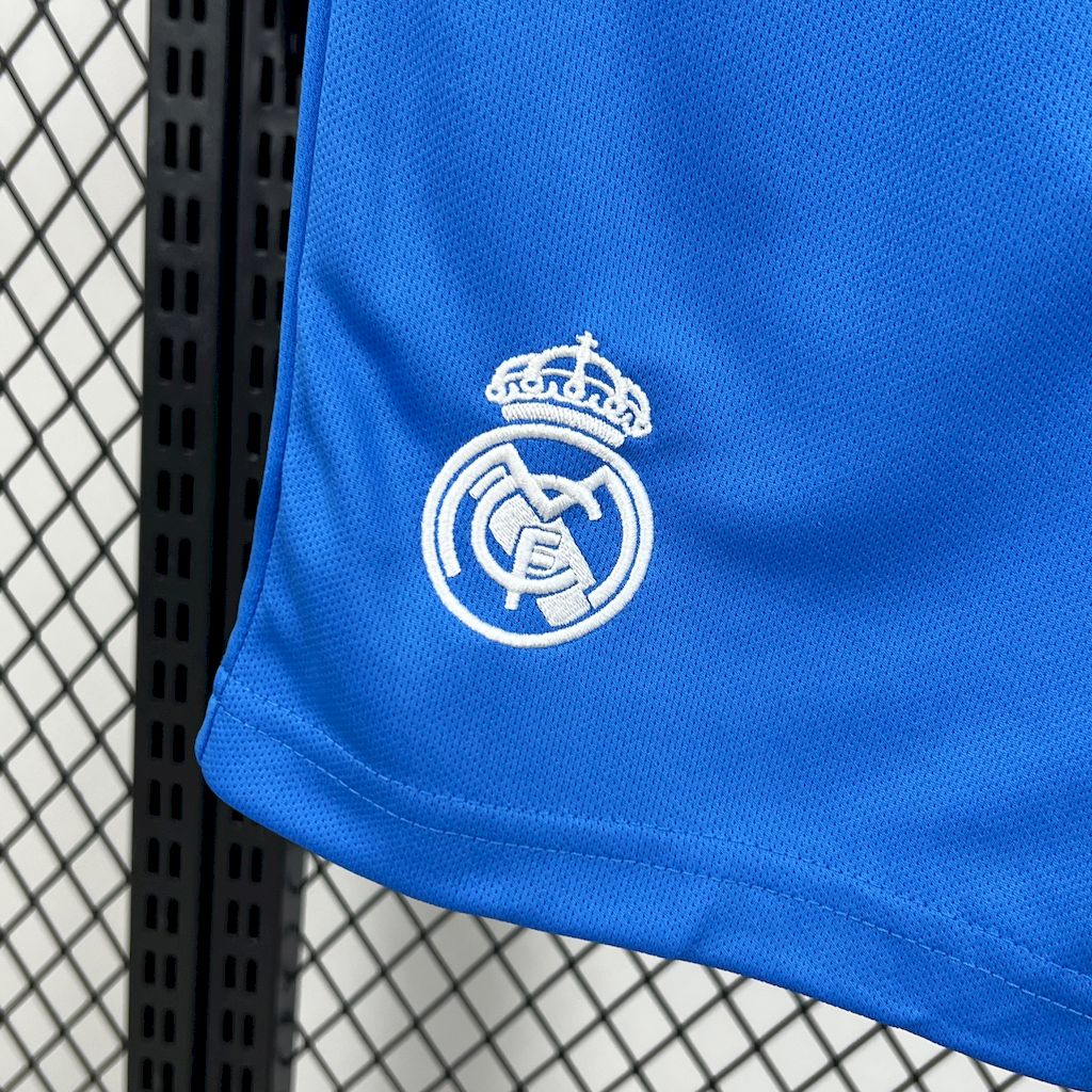Kit Infantil Real Madrid 25/26 Pré-Jogo