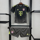 Kit Infantil Bayern de Munique 25/26 Portero Fora