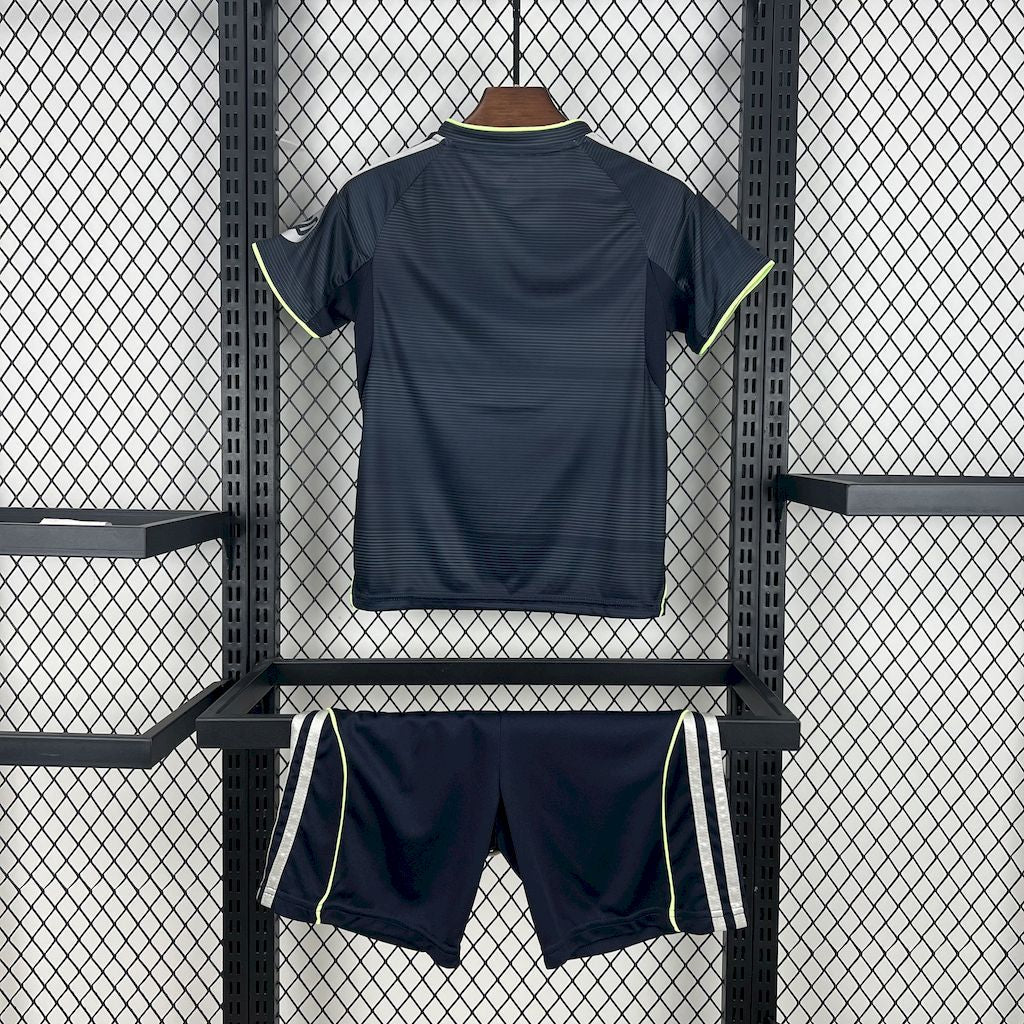 Kit Infantil Real Madrid 25/26 Fora