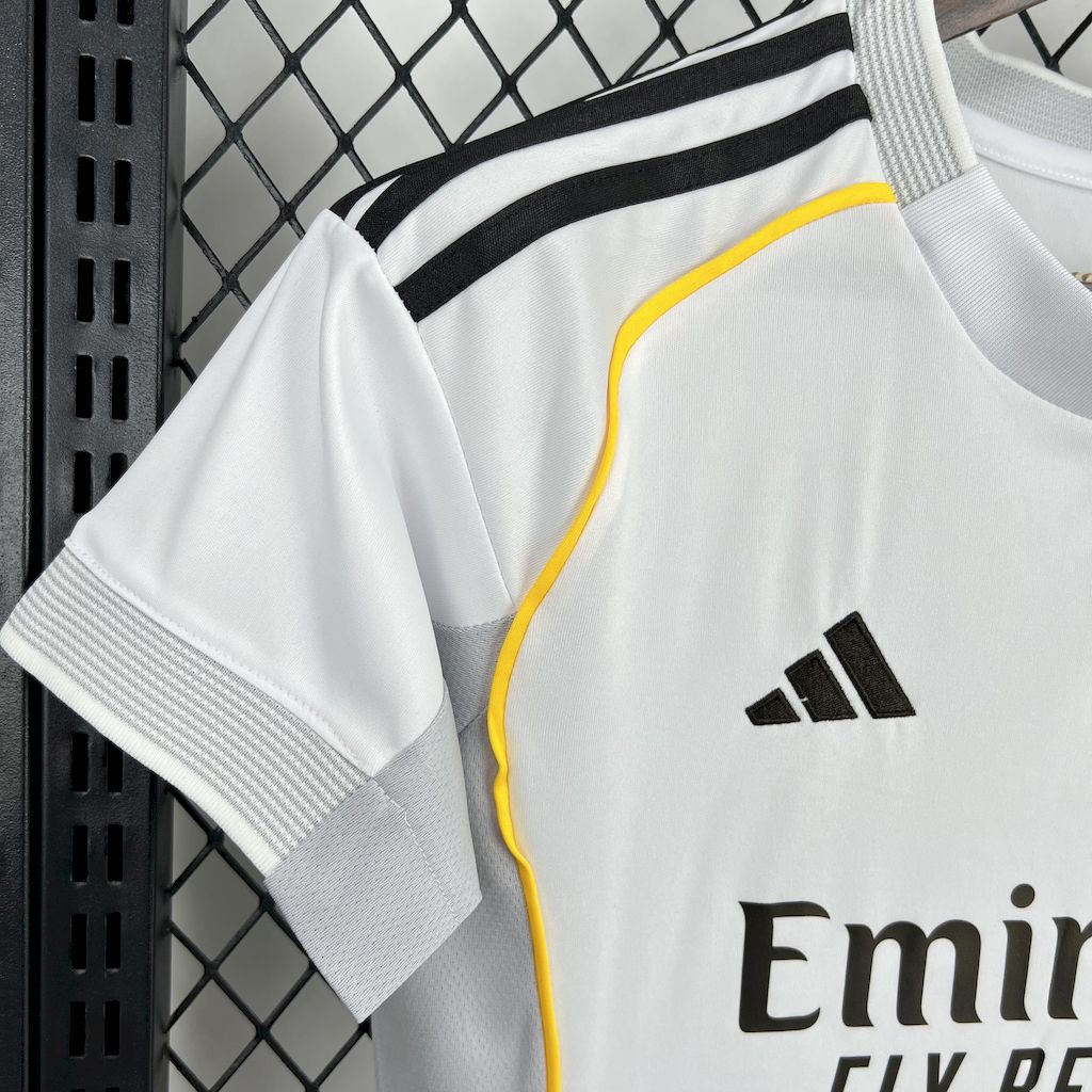 Camiseta Real Madrid 25/26 Casa - (Feminina)