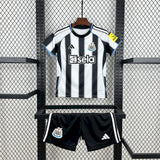 Kit Infantil Newcastle 25/26 Casa