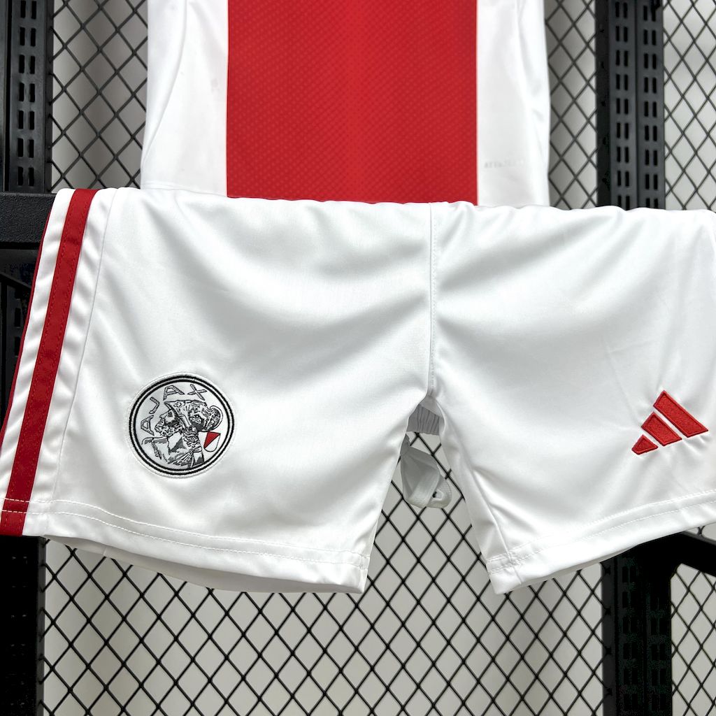 Kit Infantil Ajax 25/26 Casa