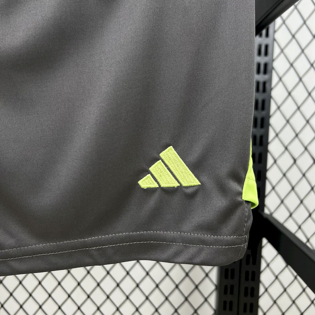 Kit Infantil Bayern de Munique 25/26 Portero Fora